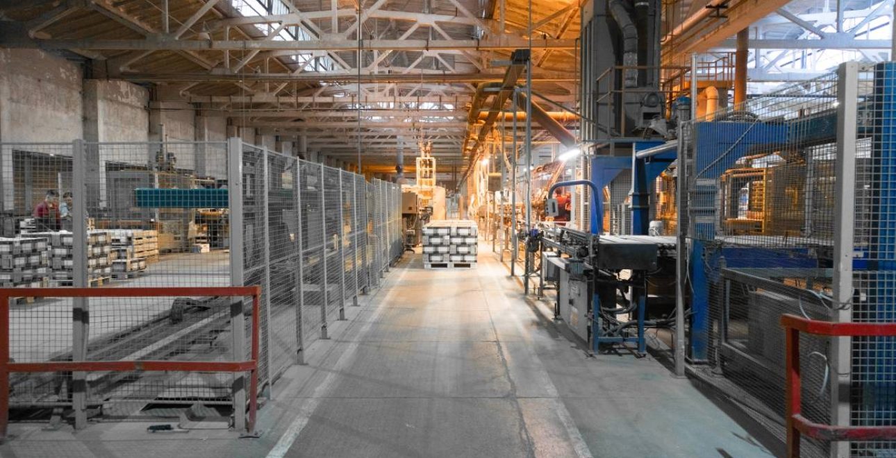 production-manufacture-sightseeing-excursion-interior-ceramic-tile-manufacturing-plant-ceramic-tile-manufacturing-plant-with-conveyer-belt (1)